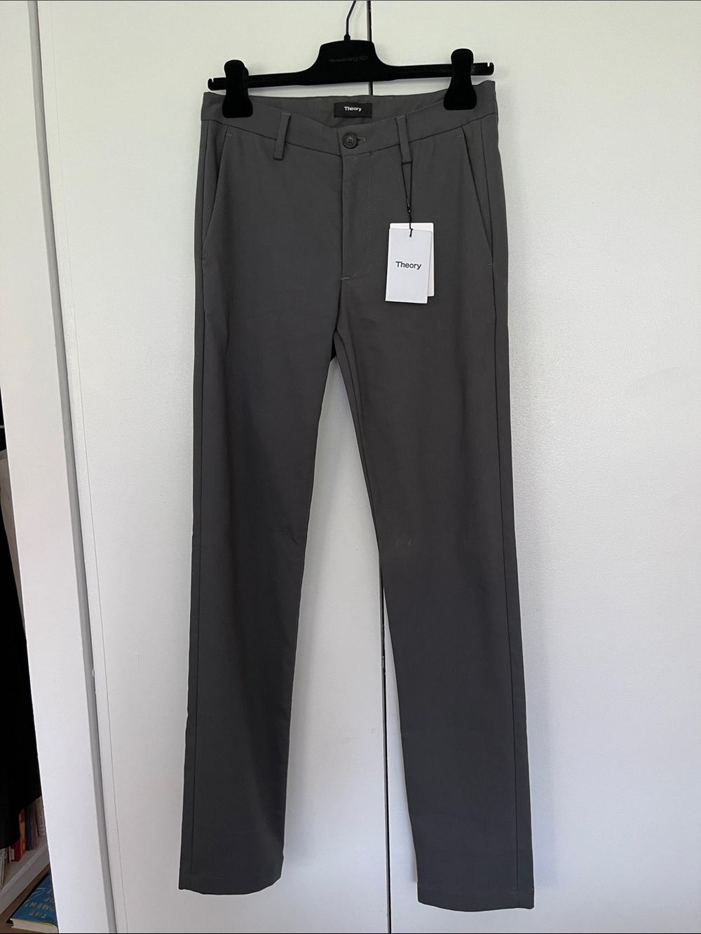 Theory Men's Zaine SW Sport twill Slim Straight Pants in Charcoal Gray 28 $225